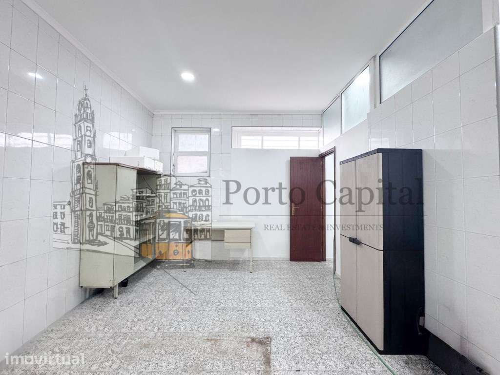 Loja de Rua com Montra No Centro Do Porto - Grande imagem: 5/20