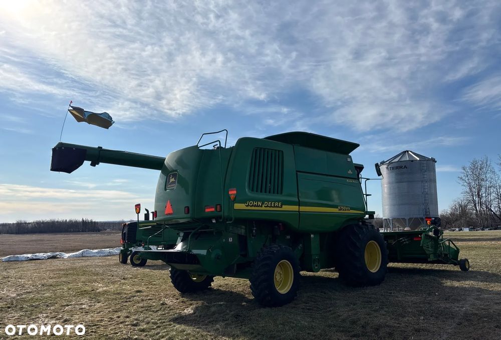 John Deere Kombajn John Deere 9750 STS z 2001 roku - 5