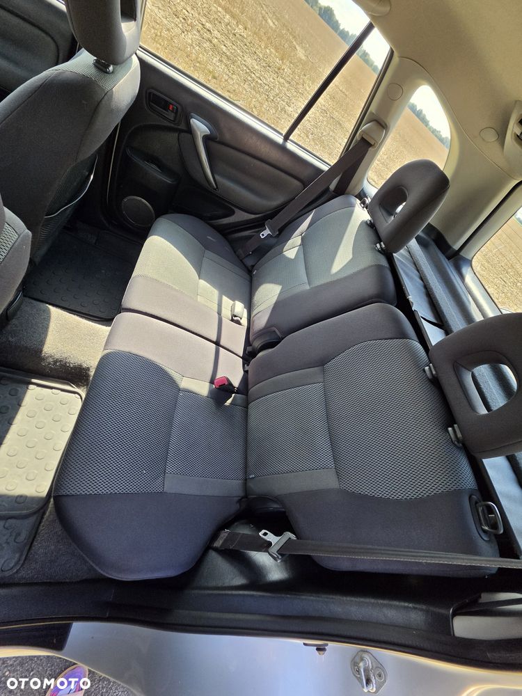 Toyota RAV4 - 7