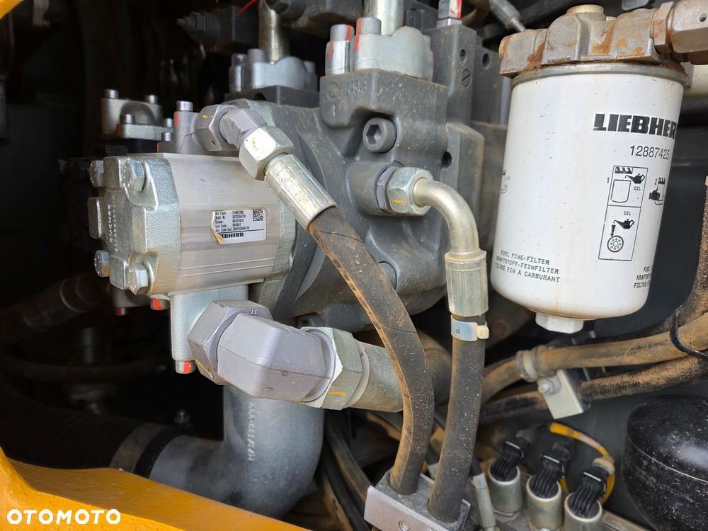 Liebherr R926 Compact, 2020 ROK, 5600 MTH, OIL QUICK - 24