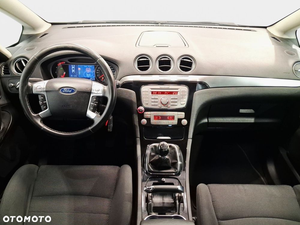 Ford S-Max - 11