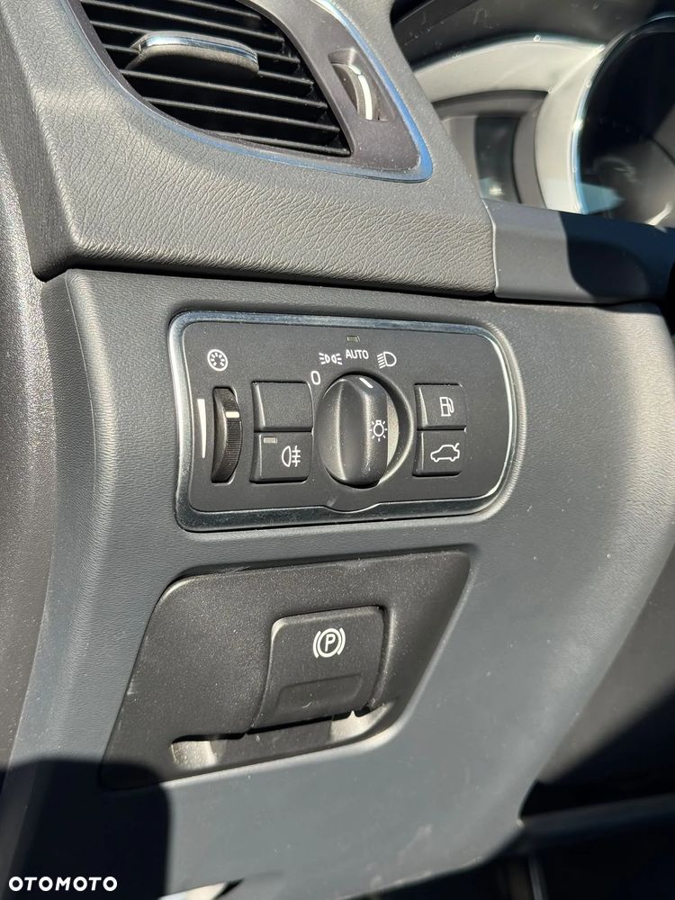 Volvo V60 D4 Geartronic - 24
