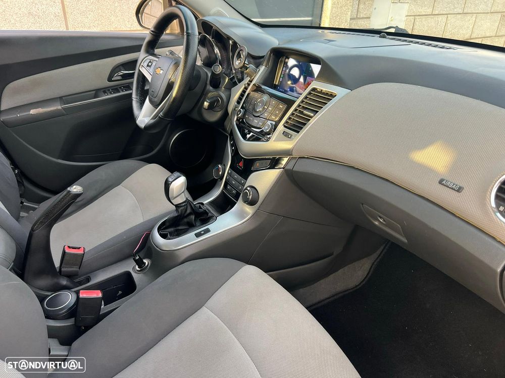 Chevrolet Cruze 2.0 LT - 17