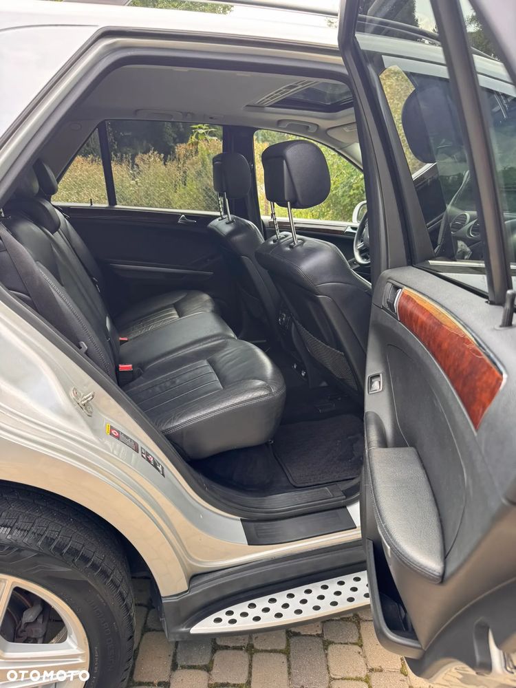 Mercedes-Benz ML 500 4-Matic - 24