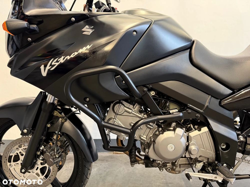 Suzuki V-STROM - 10