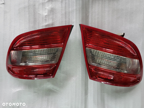 Lampa Mercedes W204 kombi lewa prawa