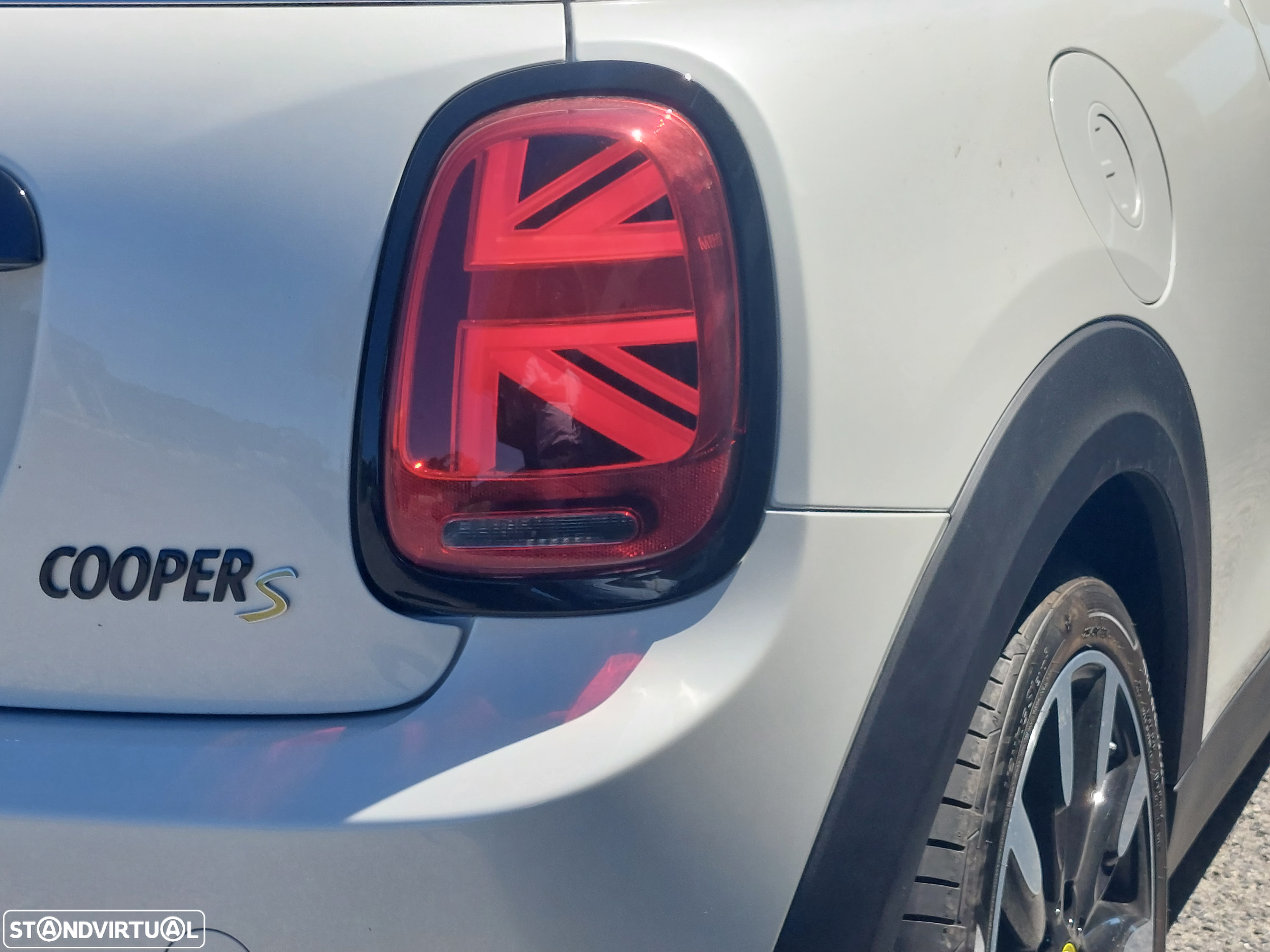 MINI 3 Portas Cooper E Classic - 13