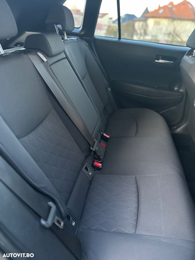 Toyota Corolla Cross - 11