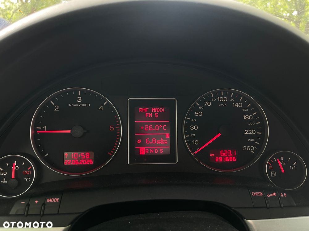 Audi A4 Avant 2.0 TDI Multitronic - 16
