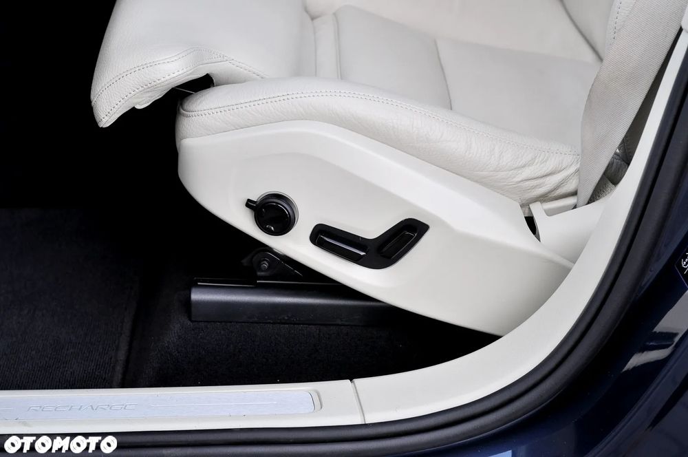 Volvo XC 60 T6 AWD Recharge Geartronic Inscription - 24