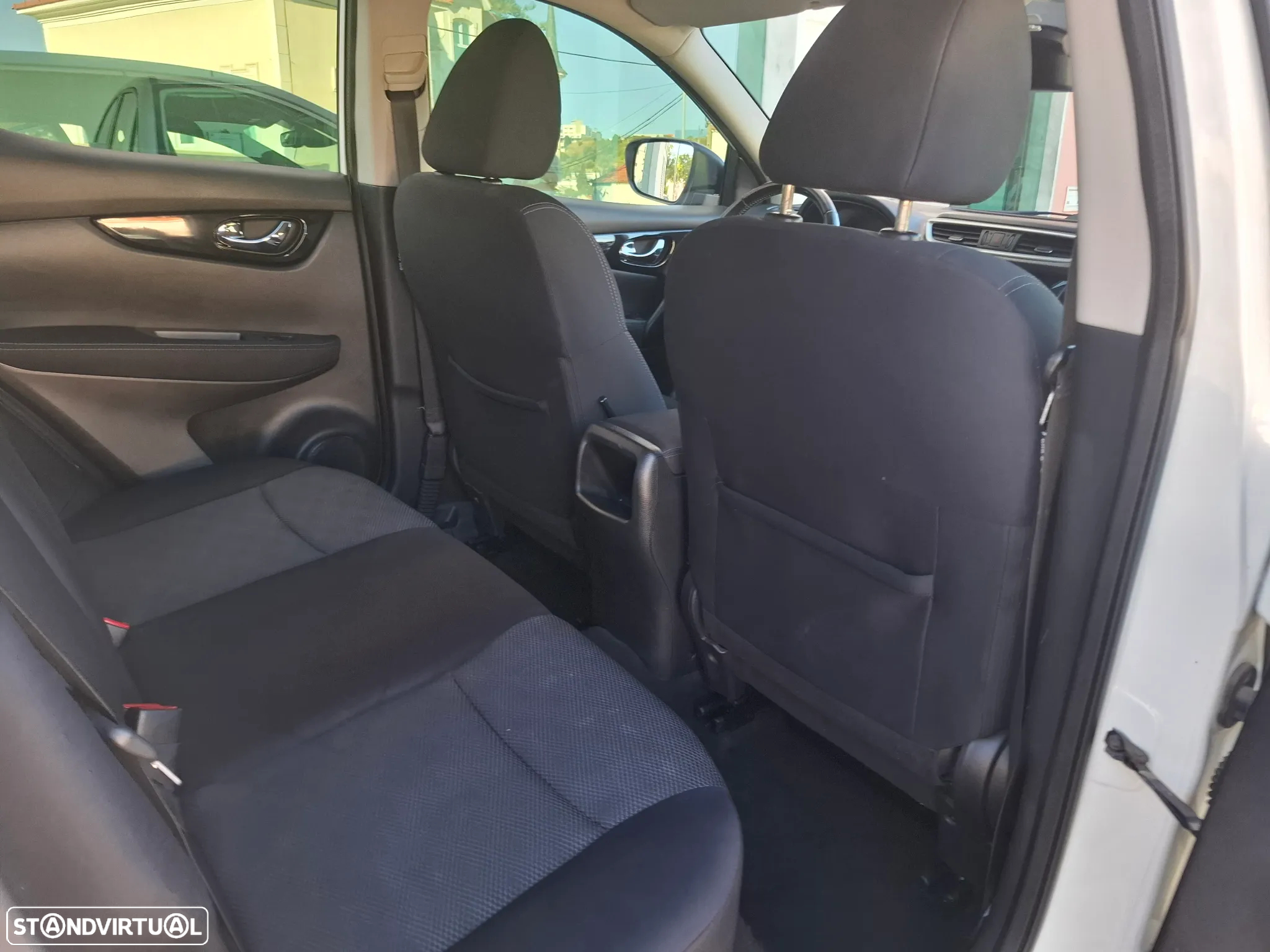 Nissan Qashqai 1.5 dCi N-Connecta - 32