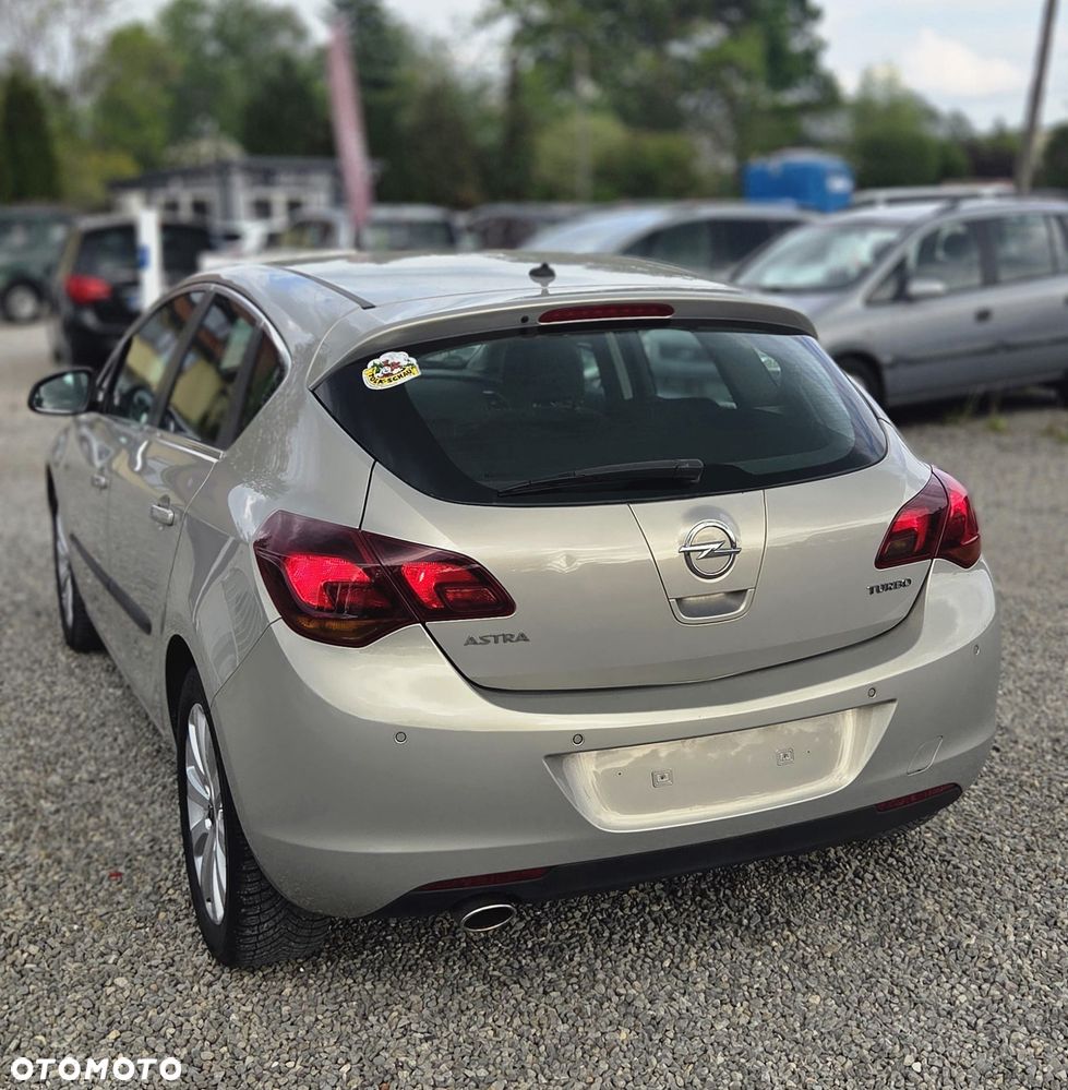 Opel Astra 1.6 T Cosmo - 2