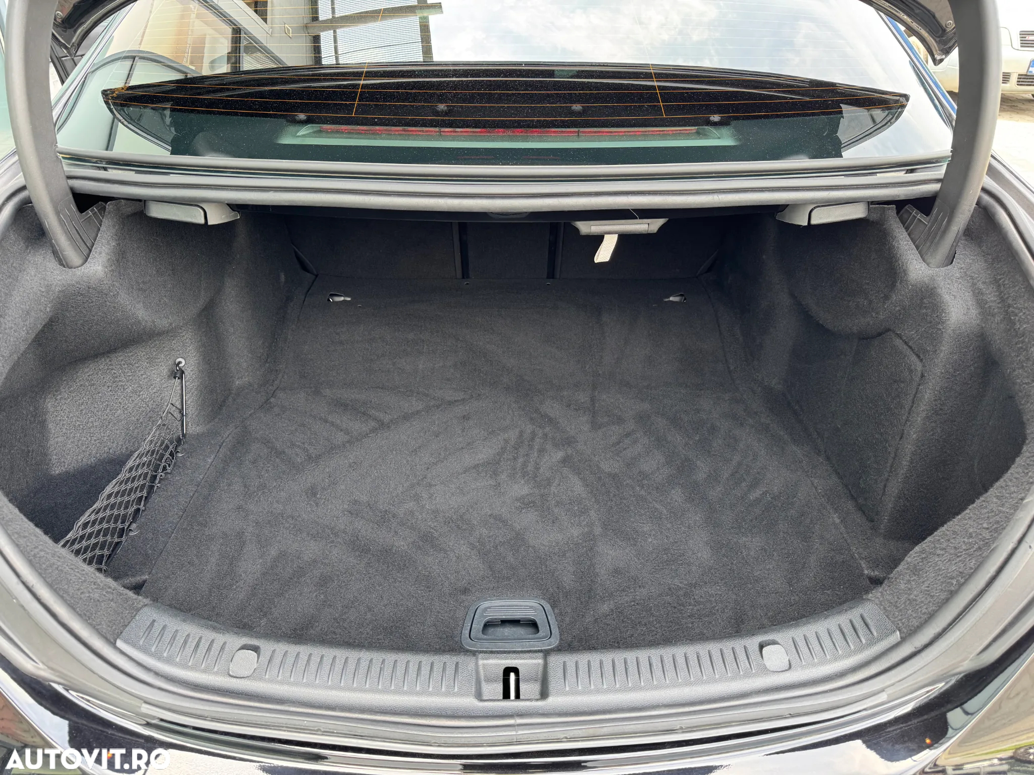 Mercedes-Benz E 350 D 4Matic 9G-TRONIC Avantgarde - 24