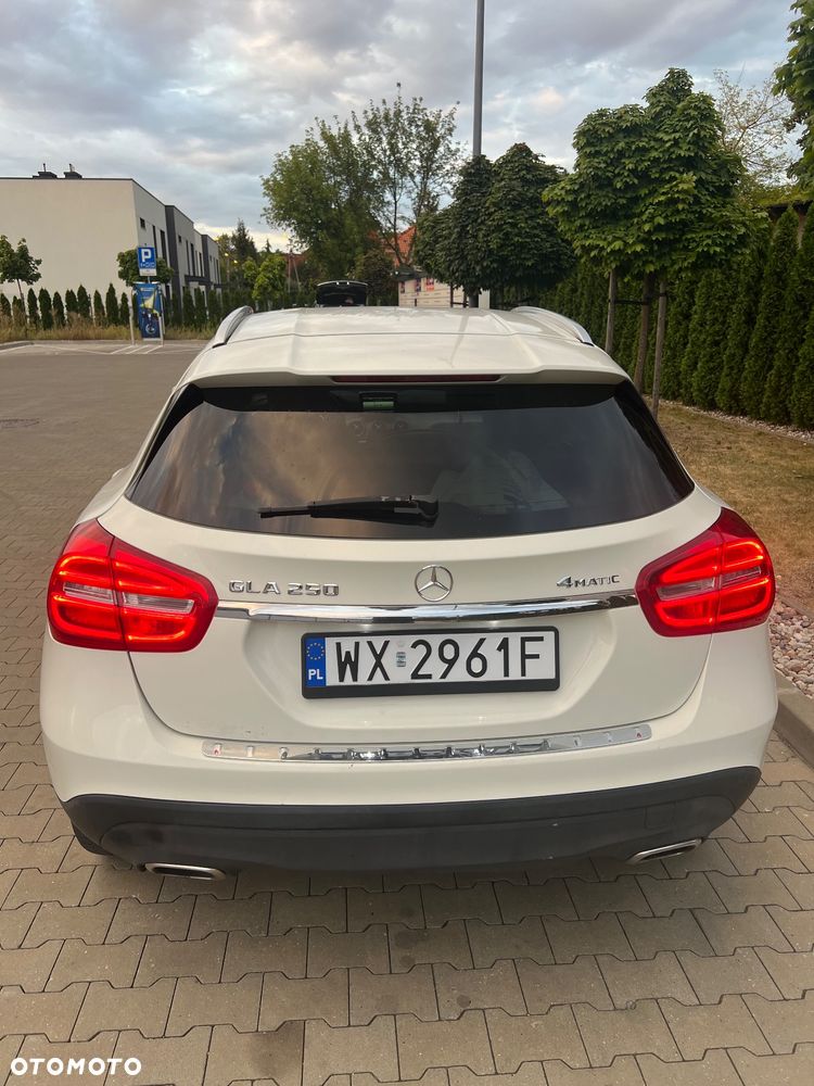 Mercedes-Benz GLA 250 4-Matic - 23