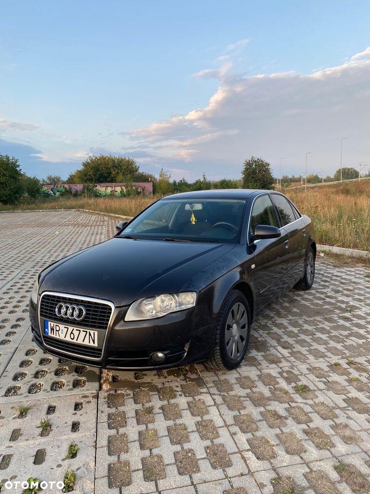 Audi A4 Limousine - 4