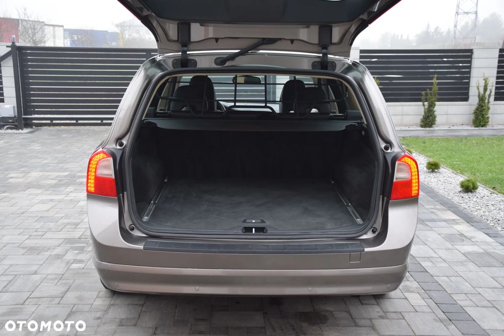 Volvo V70 2.5T Summum - 14