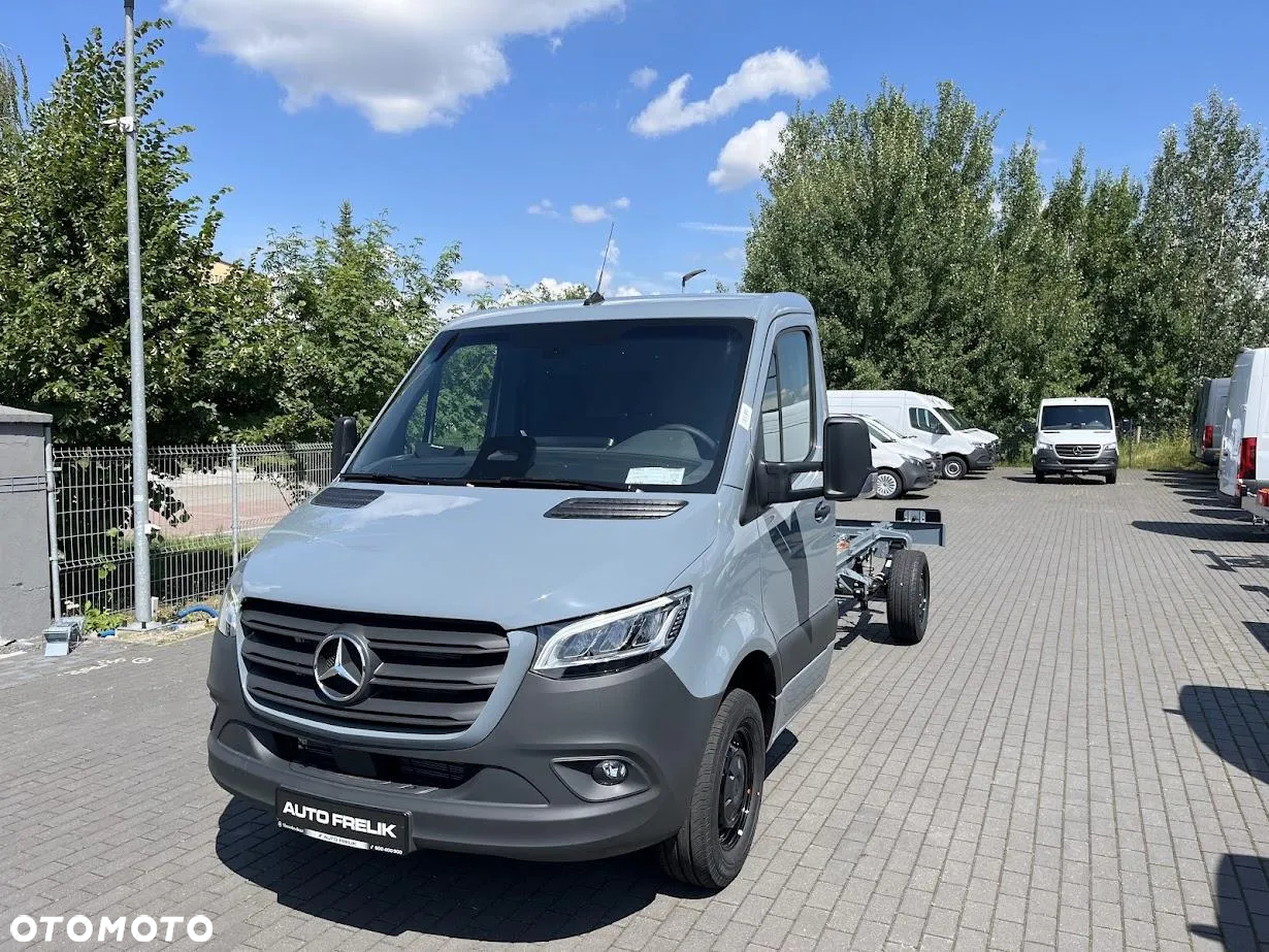 Mercedes-Benz Sprinter - 2