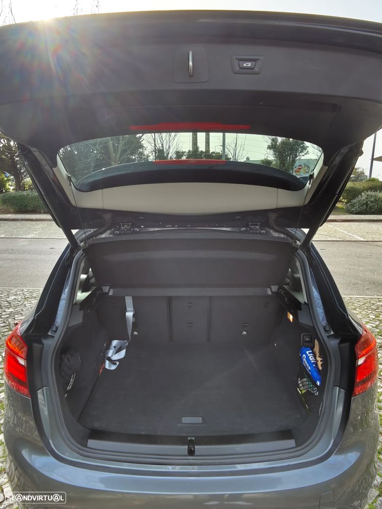 BMW 216 Active Tourer d Aut. Luxury Line - 12