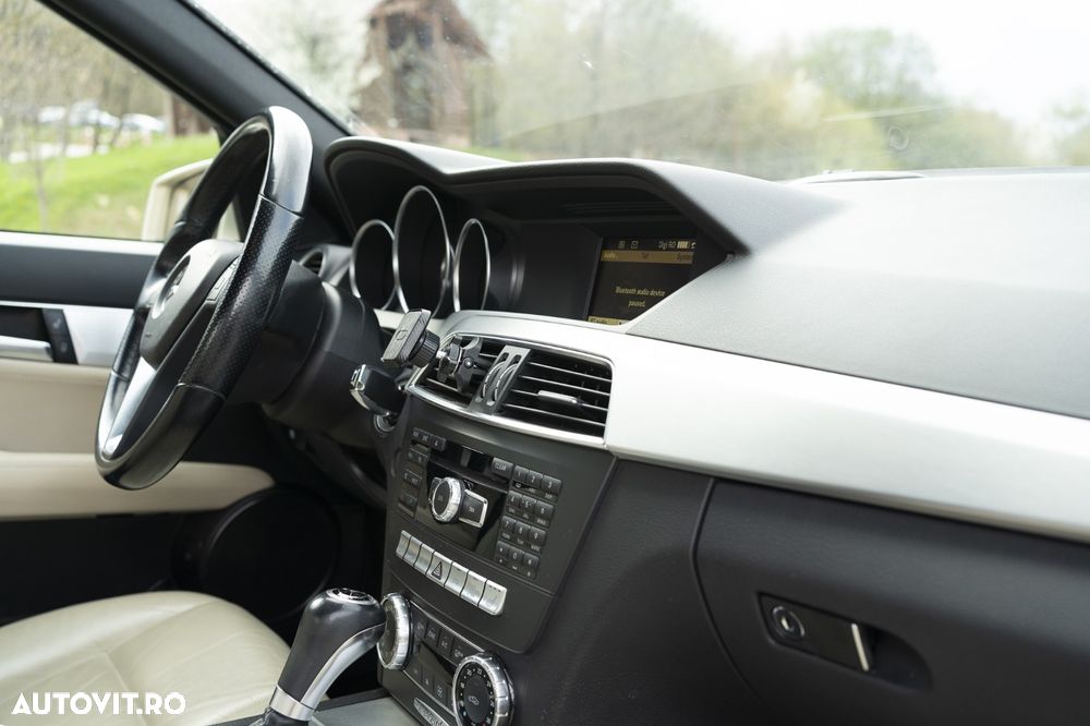 Mercedes-Benz C 250 CGI Automatik BlueEFFICIENCY Elegance - 12