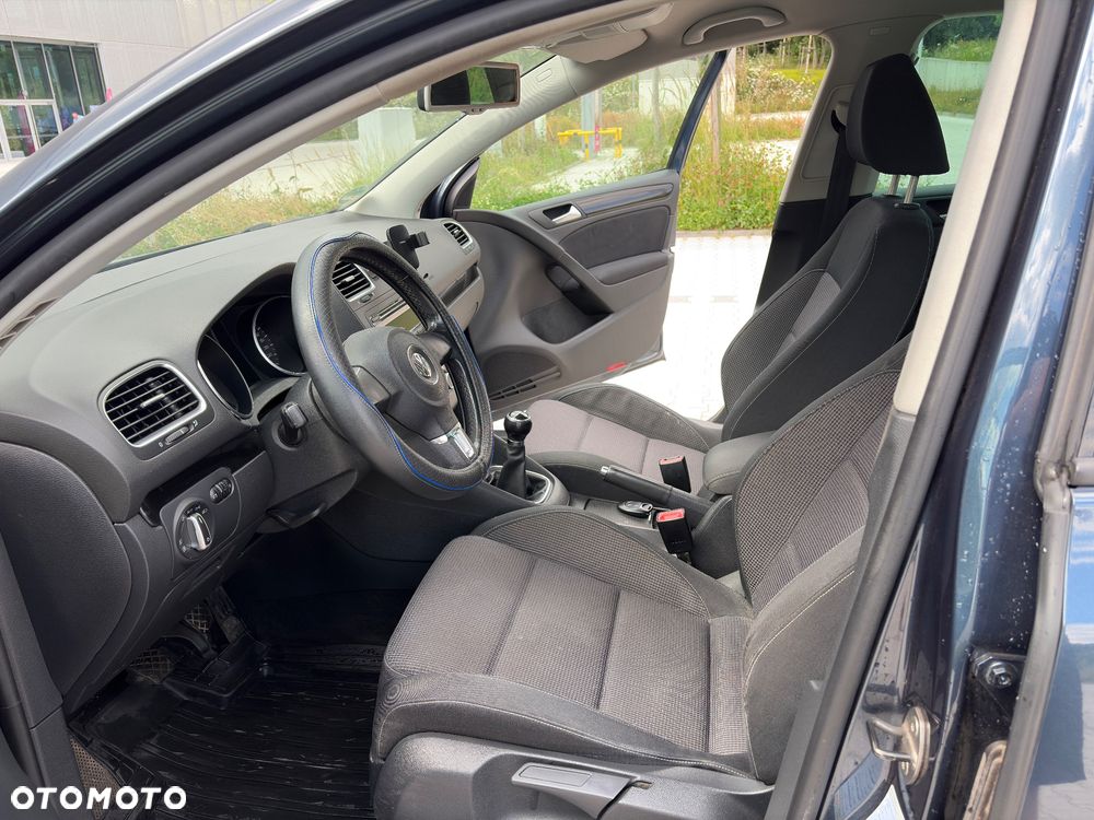 Volkswagen Golf - 6