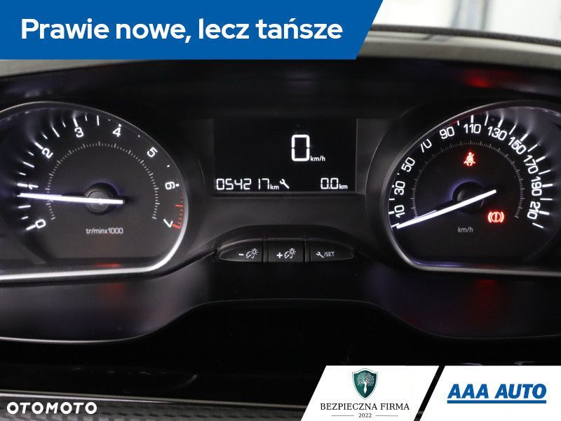 Peugeot 208 - 13