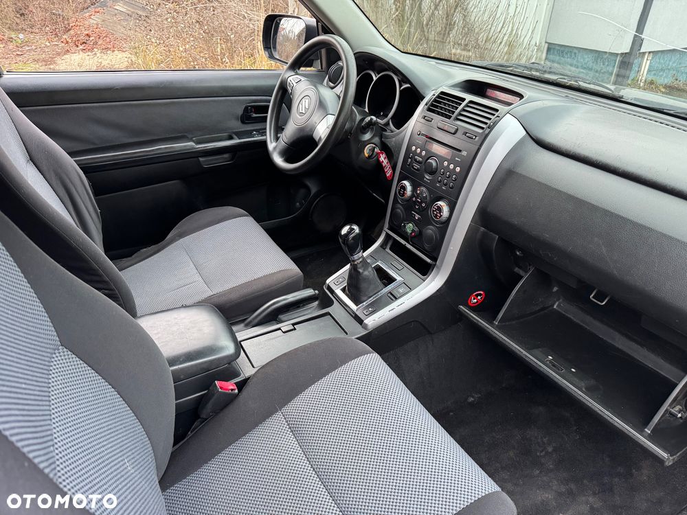 Suzuki Grand Vitara 1.6 Black&White - 7