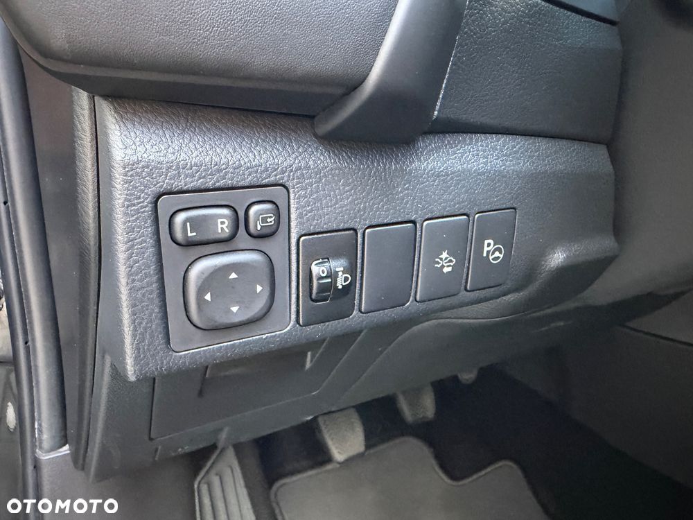 Toyota Auris 1.6 Premium - 23