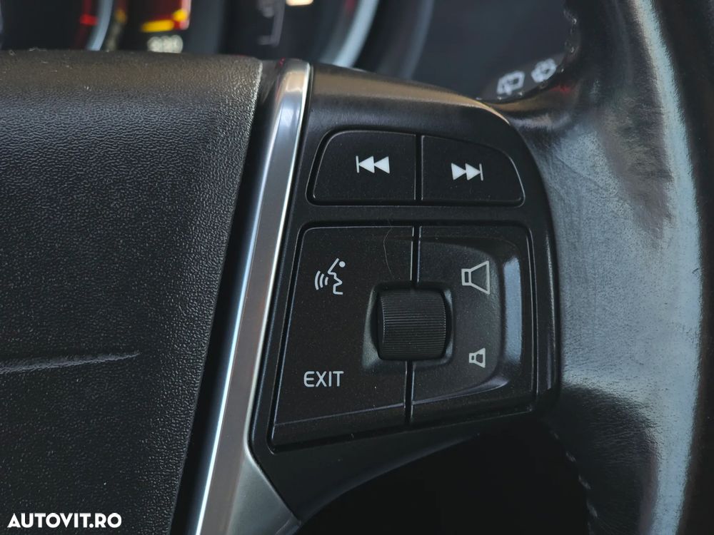 Volvo V40 D4 Summum - 17