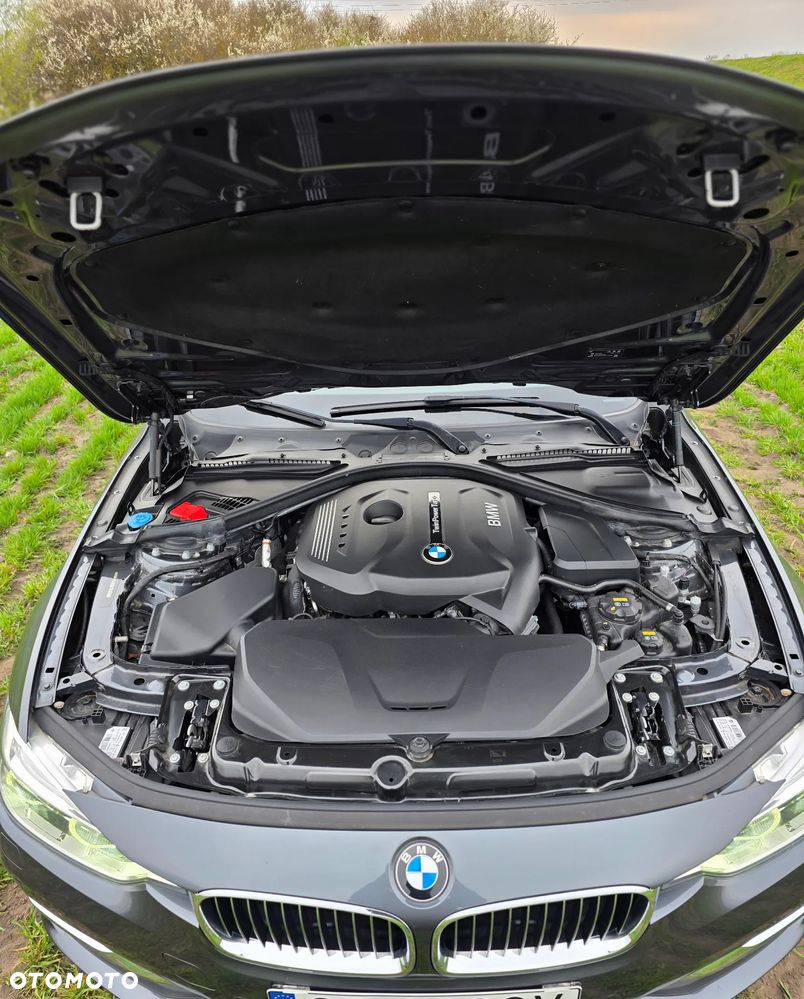 BMW Seria 3 320i xDrive Luxury Line - 10