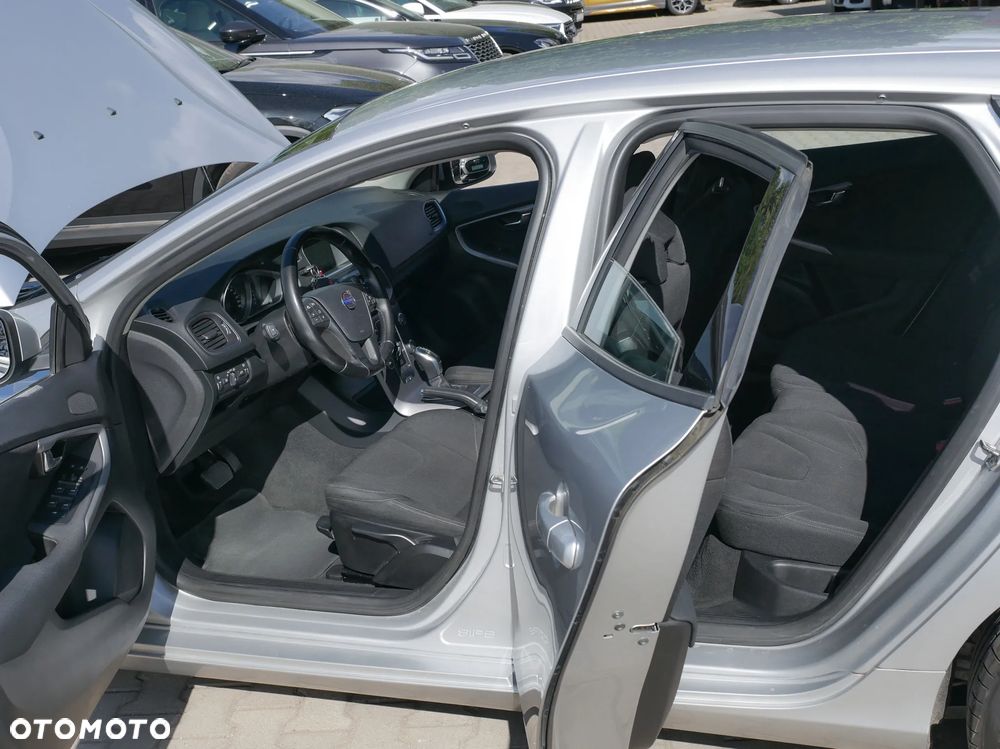 Volvo V40 D2 Powershift Momentum - 24