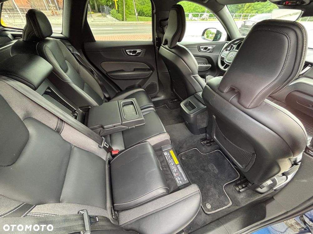 Volvo XC 60 B4 B Momentum Pro - 5