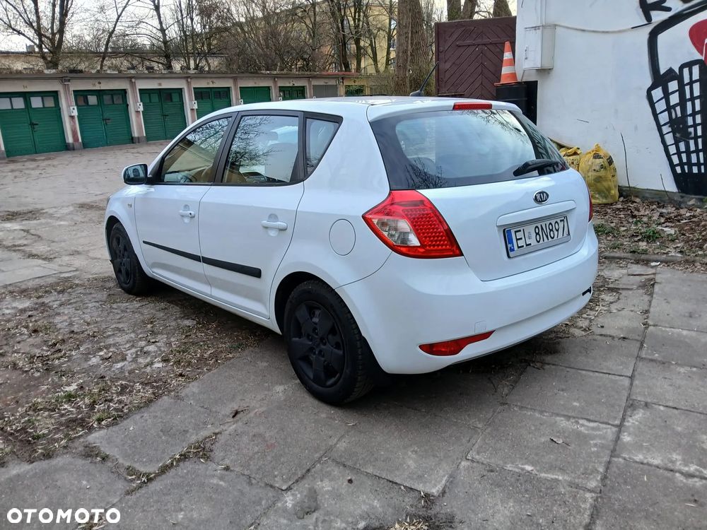Kia Ceed 1.4 Comfort - 10
