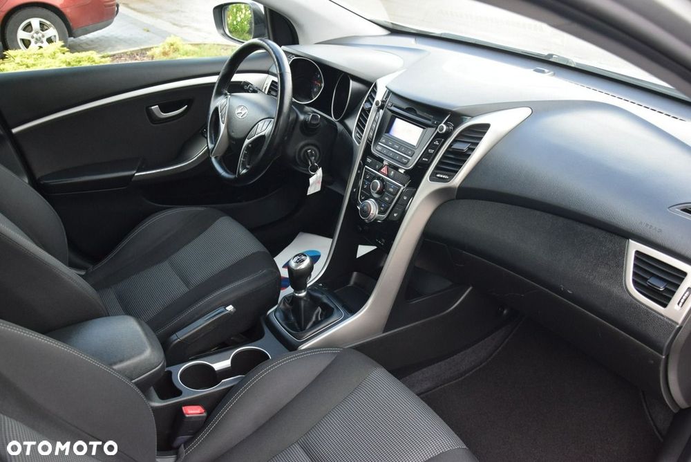 Hyundai i30 blue 1.6 GDI Trend - 34