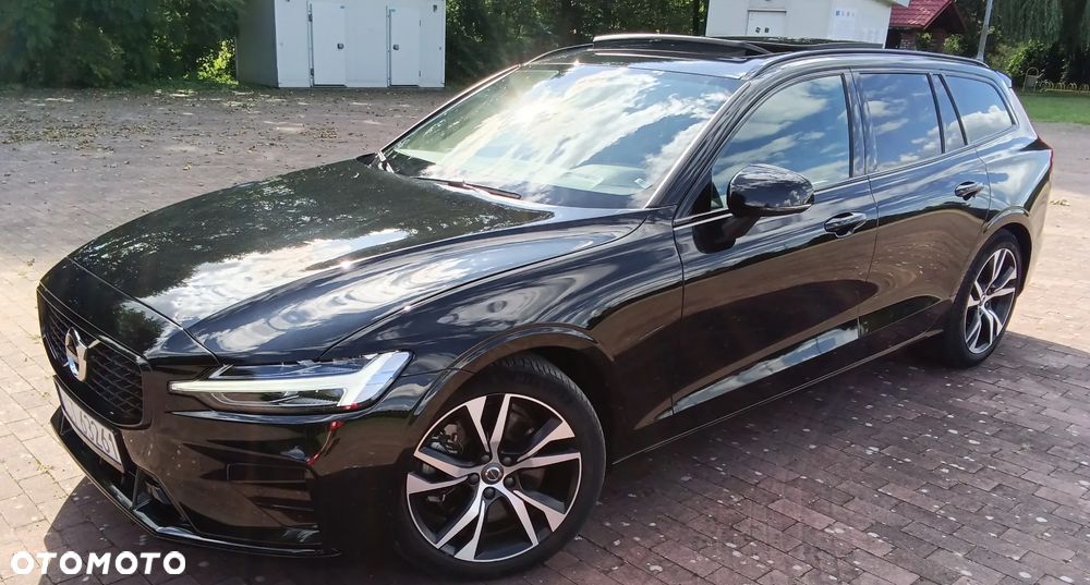 Volvo V60 B5 B R-Design - 2