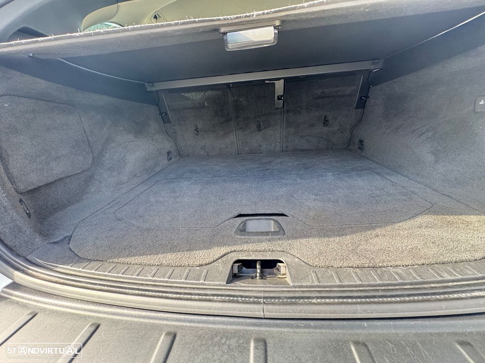 Volvo XC 60 2.0 D3 R-Design Geartronic - 5