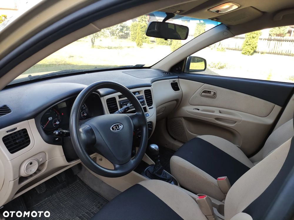 Kia Rio 1.4 Comfort - 4