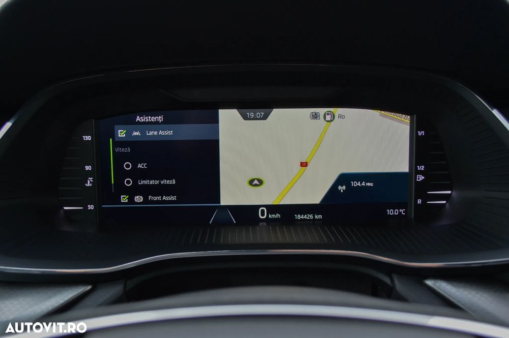 Skoda Octavia Combi 2.0 TDI DSG Tour - 9