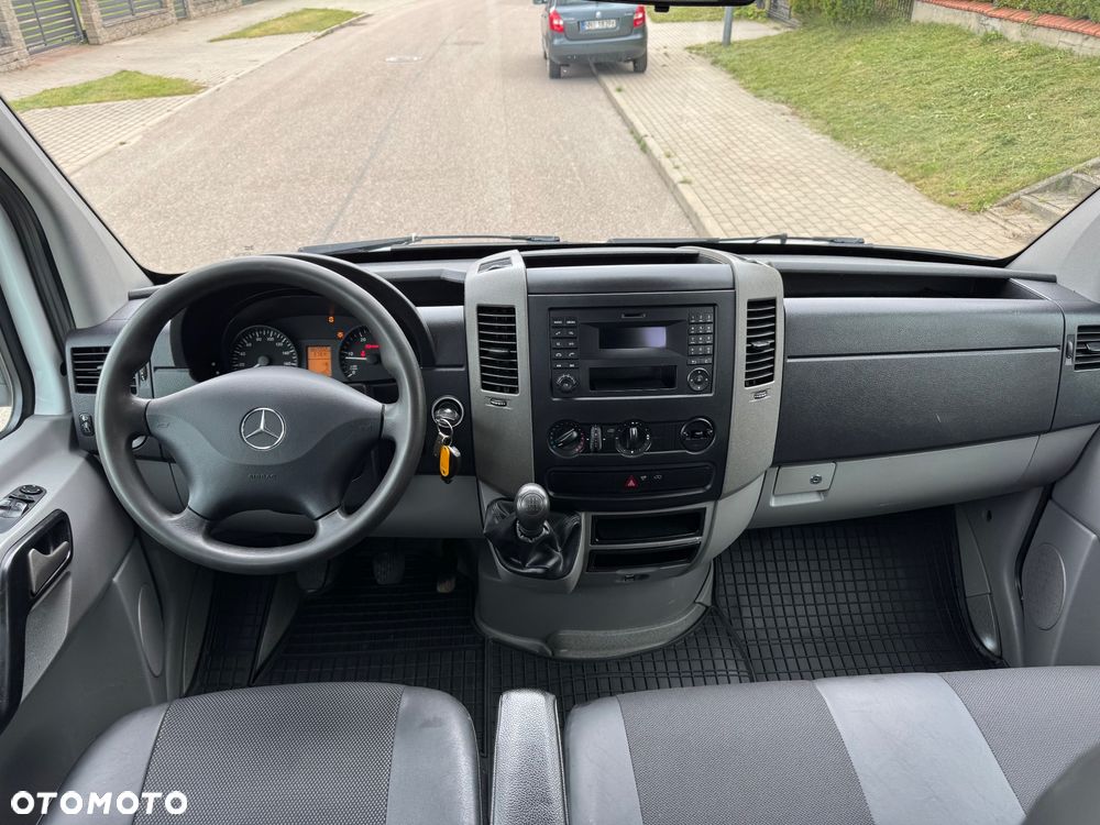 Mercedes-Benz Sprinter - 7