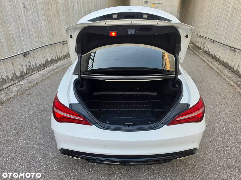 Mercedes-Benz CLA 220 4Matic 7G-DCT AMG Line - 17