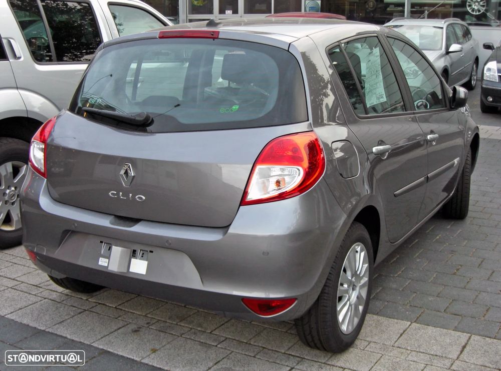 Renault Clio 1.2 16V Dynamique - 2