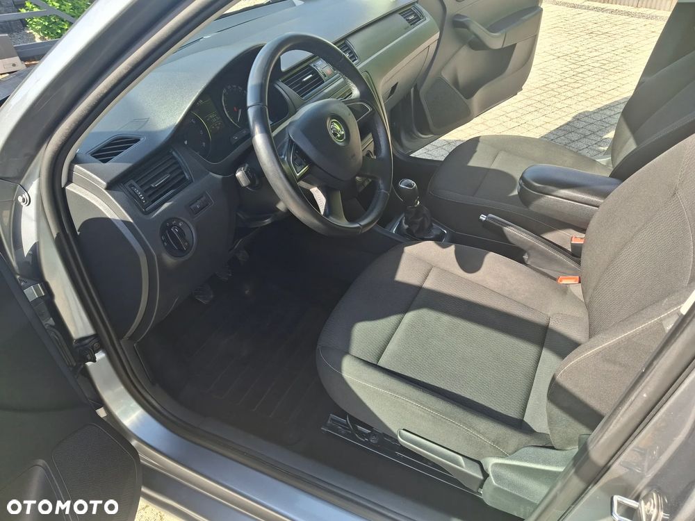 Skoda RAPID 1.2 TSI Ambition - 21