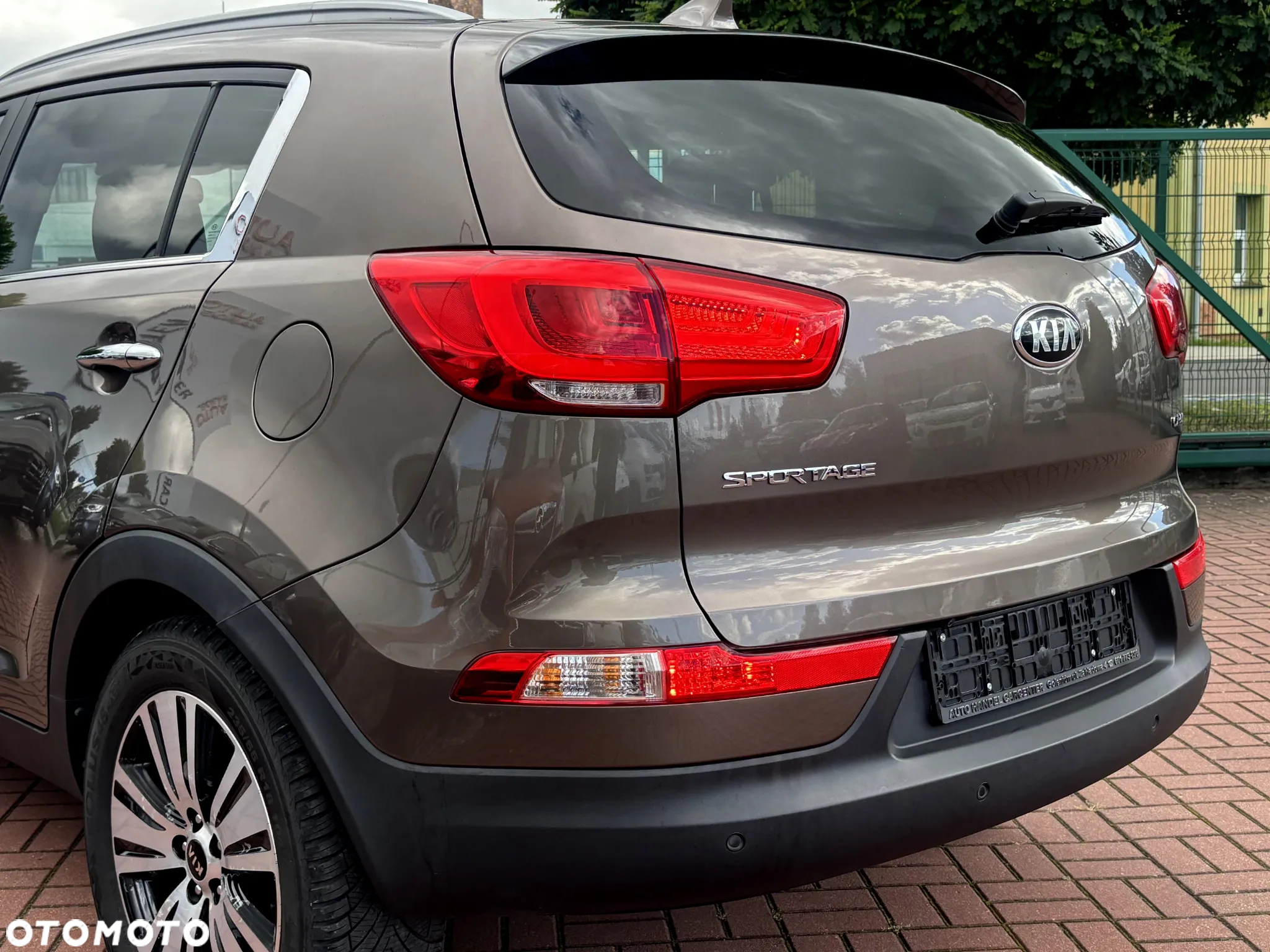 Kia Sportage 2.0 CRDI 4WD Automatik Spirit - 10