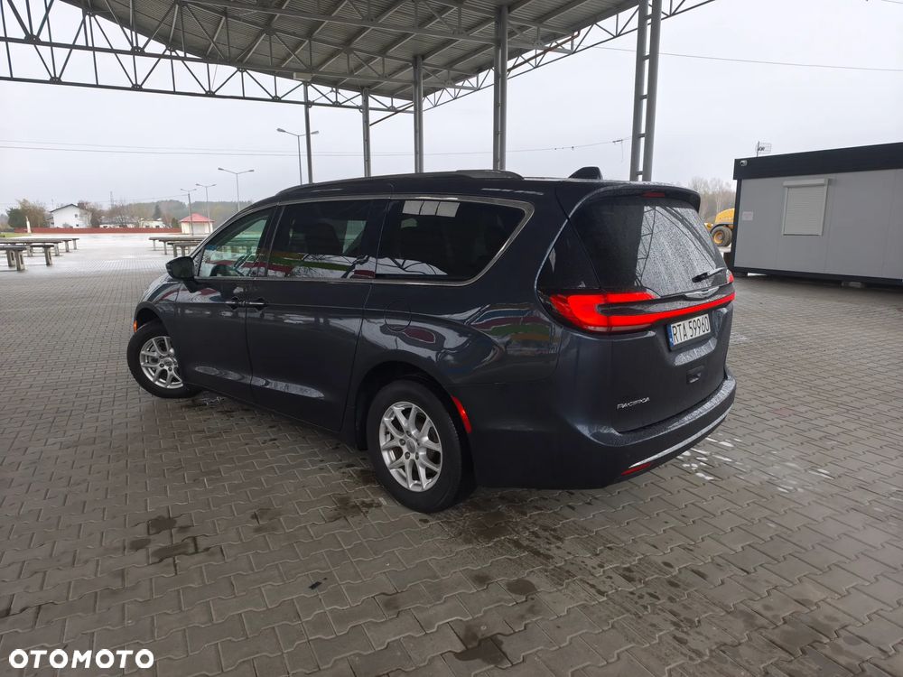 Chrysler Pacifica - 5