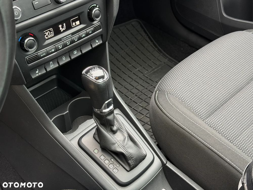 Skoda RAPID 1.4 TSI Edition DSG - 12