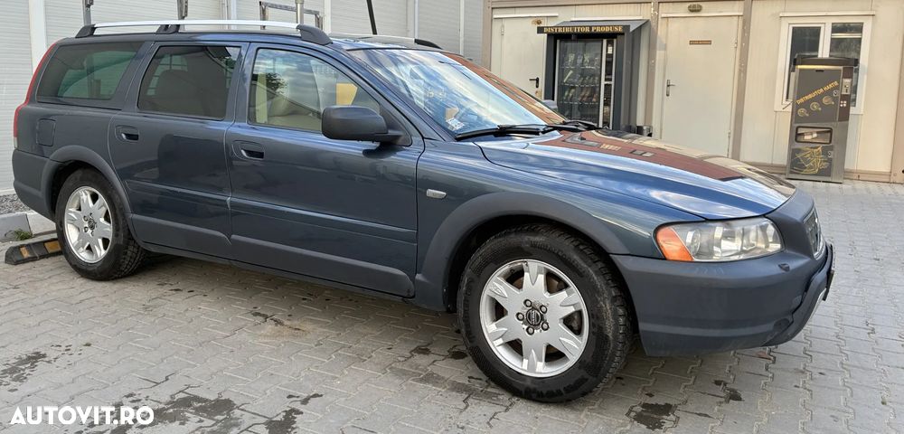 Volvo XC 70 D5 AWD Kinetic - 1
