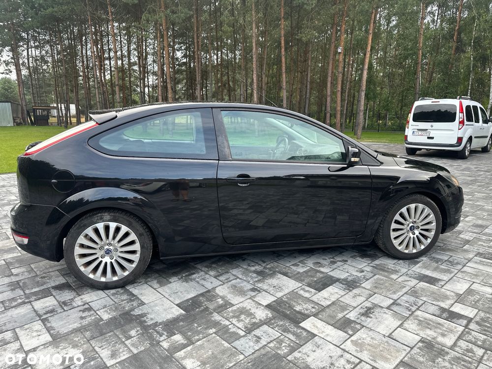 Ford Focus 2.0 16V Titanium - 11