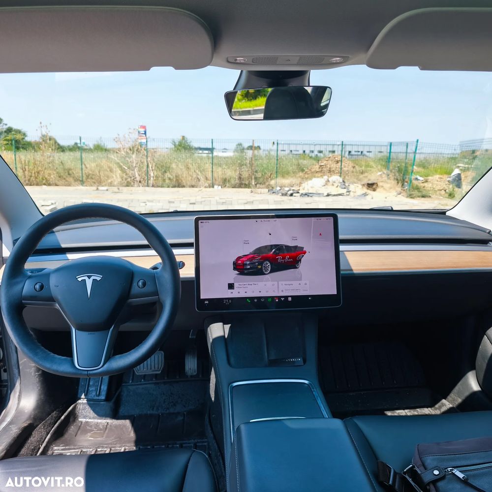 Tesla Model 3 - 5