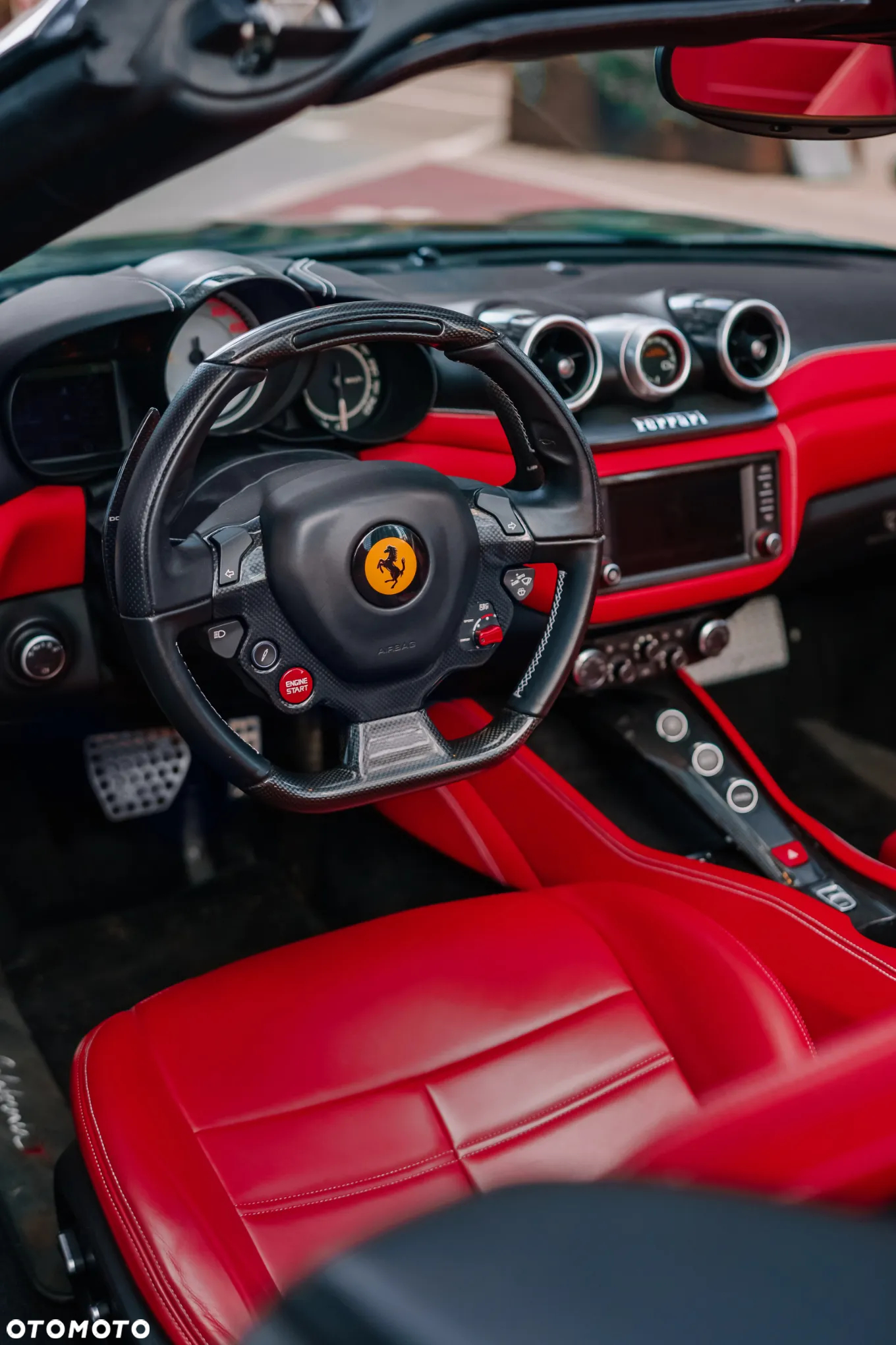 Ferrari California T - 13