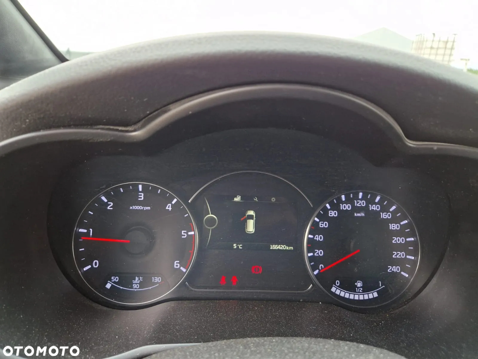 Kia Carens 1.7 CRDi M - 9