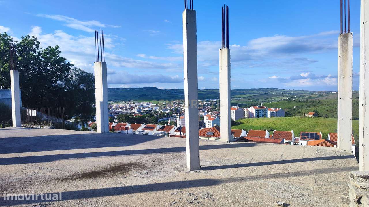 Terreno Exclusivo com Vista Panorâmica Permanente sobre Arruda dos Vin - Grande imagem: 2/17